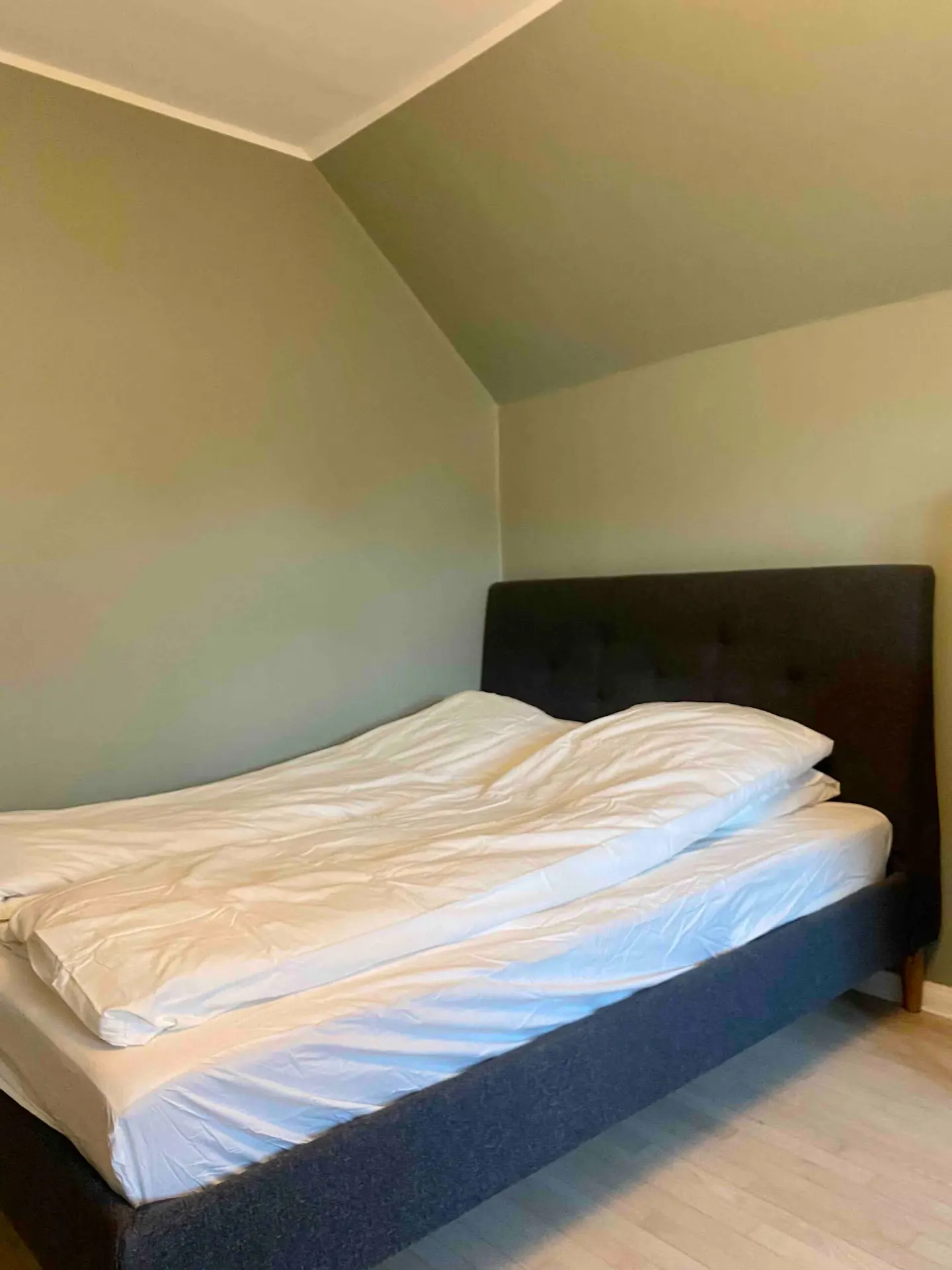 Soveværelse 2 med kingsize dobbeltseng